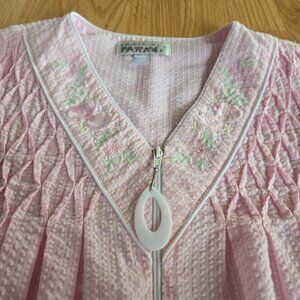 Miss Elaine Woman Pink Zip Front Nightgown 1X Embroidered Roses‎ Vintage Style